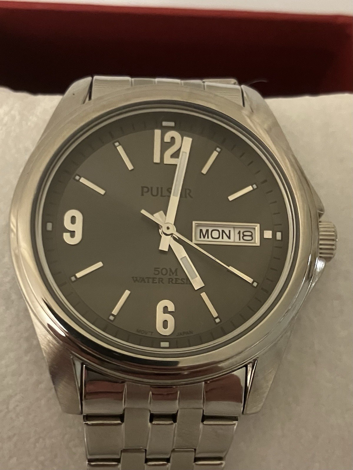 Pulsar,Seiko VJ43 Quartz, Men’s Stainless Steel, Silver-Tone, Day/Date Watch