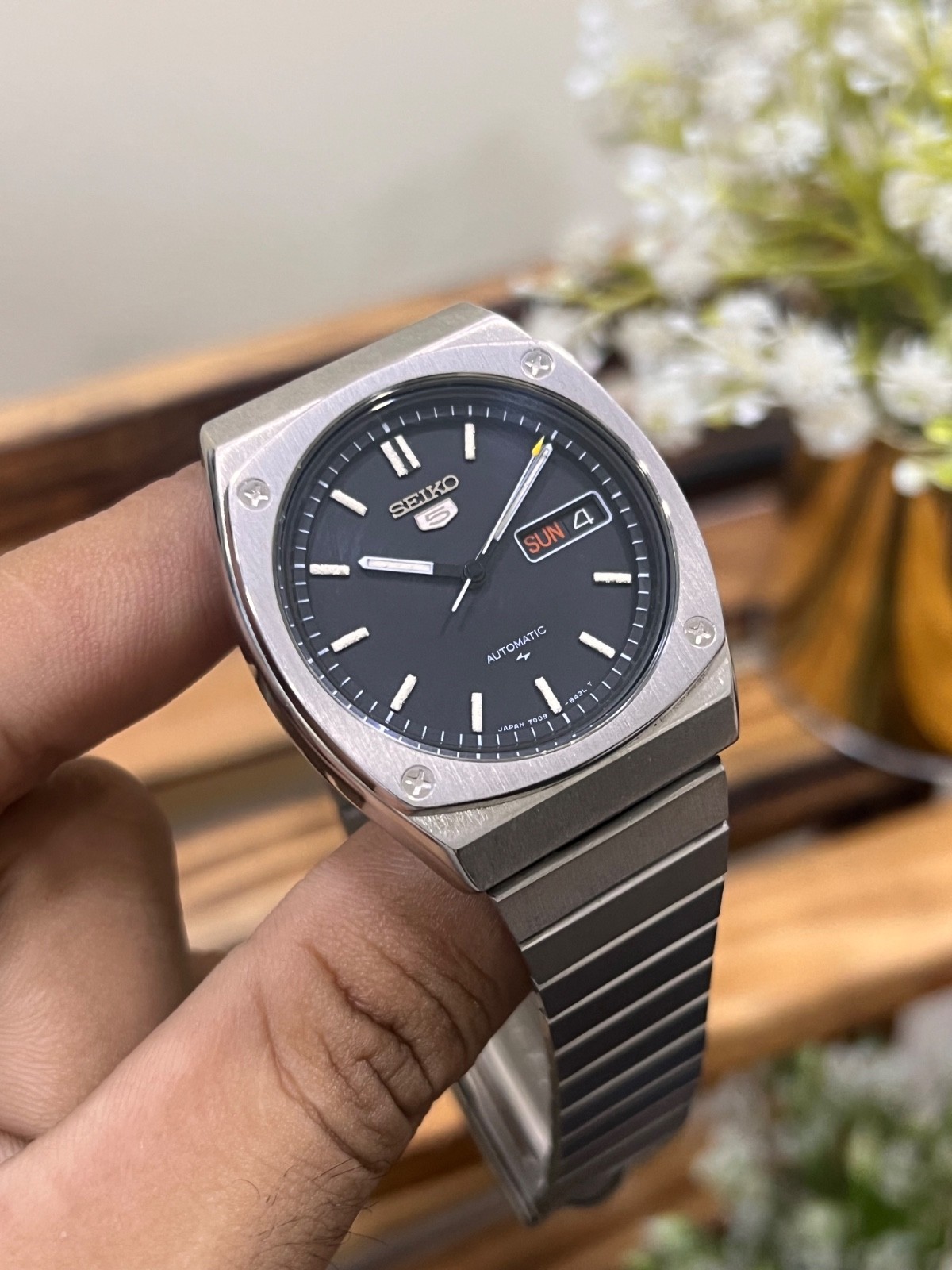 Rare Vintage Seiko 5 7009-8370 Automatic Cushion Case Men’s Watch