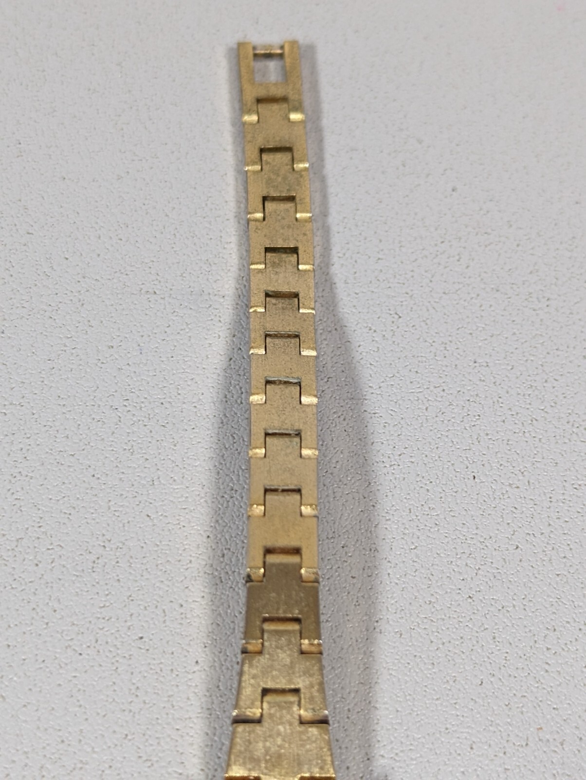 Sharp Womans Silver Dial GoldTone Oval Case Textured Bracelet Band Watch 6.75 in