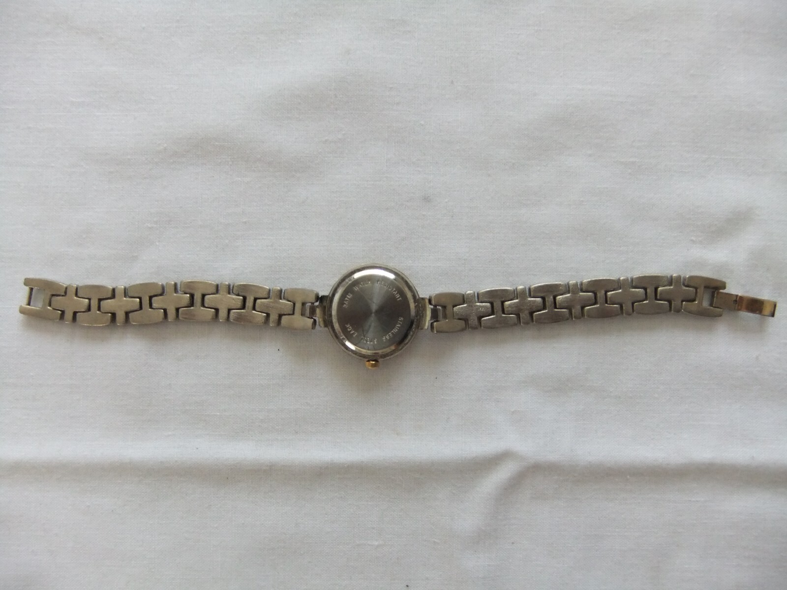 Vintage Ladies ARTOP Gold Tone Bracelet Quartz Watch 3ATM