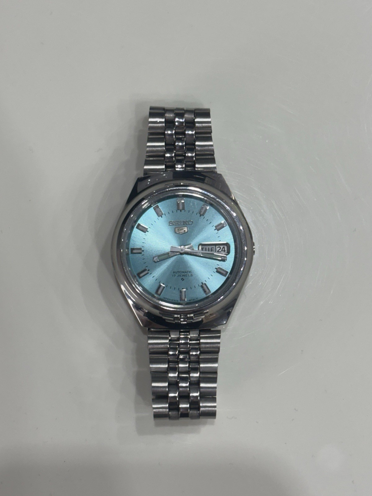 Seiko 5 Watch, Tiffany Blue Dial, Jubilee Bracelet, Smooth Bezel,6309 Movement.