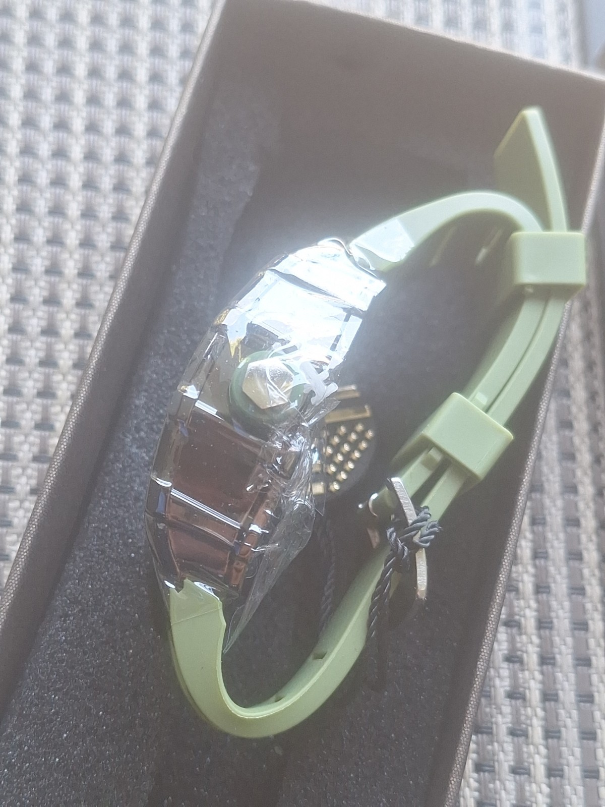 AJ Men’s Quartz Chronograph Analog Watch Black Dial Green Silicon Strap