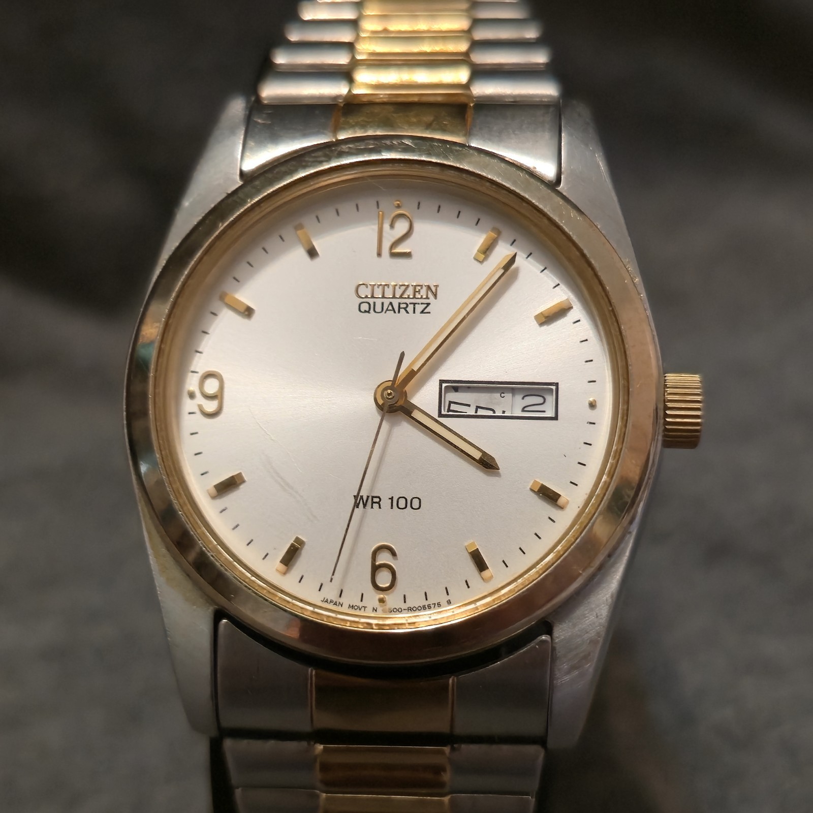 Vintage Citizen Quartz WR100 Men’s Wristwatch Original Bracelet New Battery Runs