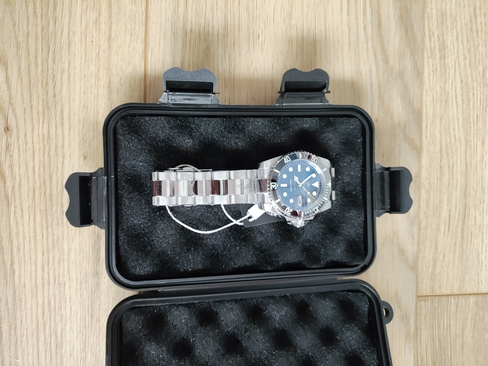 ADDIESDIVE Stainless Steel Watch Men’s Luxury Quartz Wristwatch