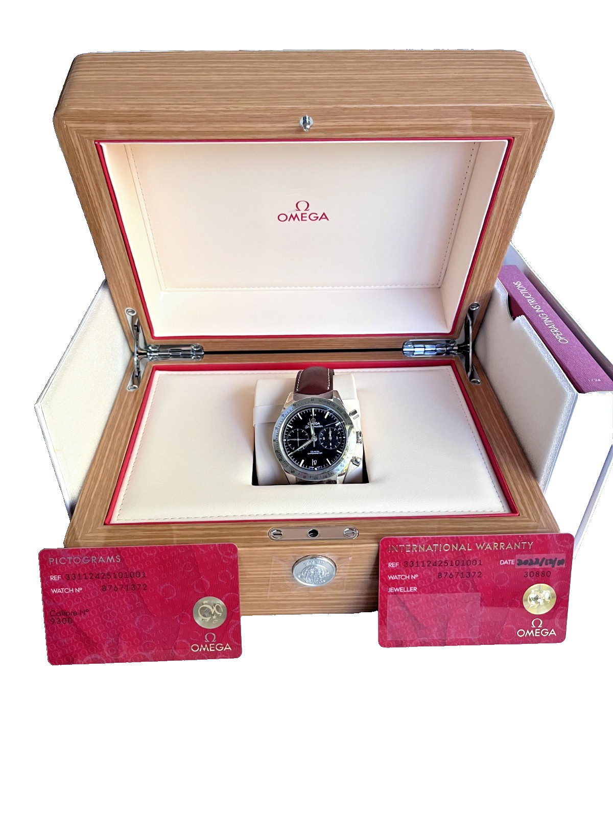 Speedmaster ’57, steel on leather strap 41.5 mm, Co-Axial calibre 9300