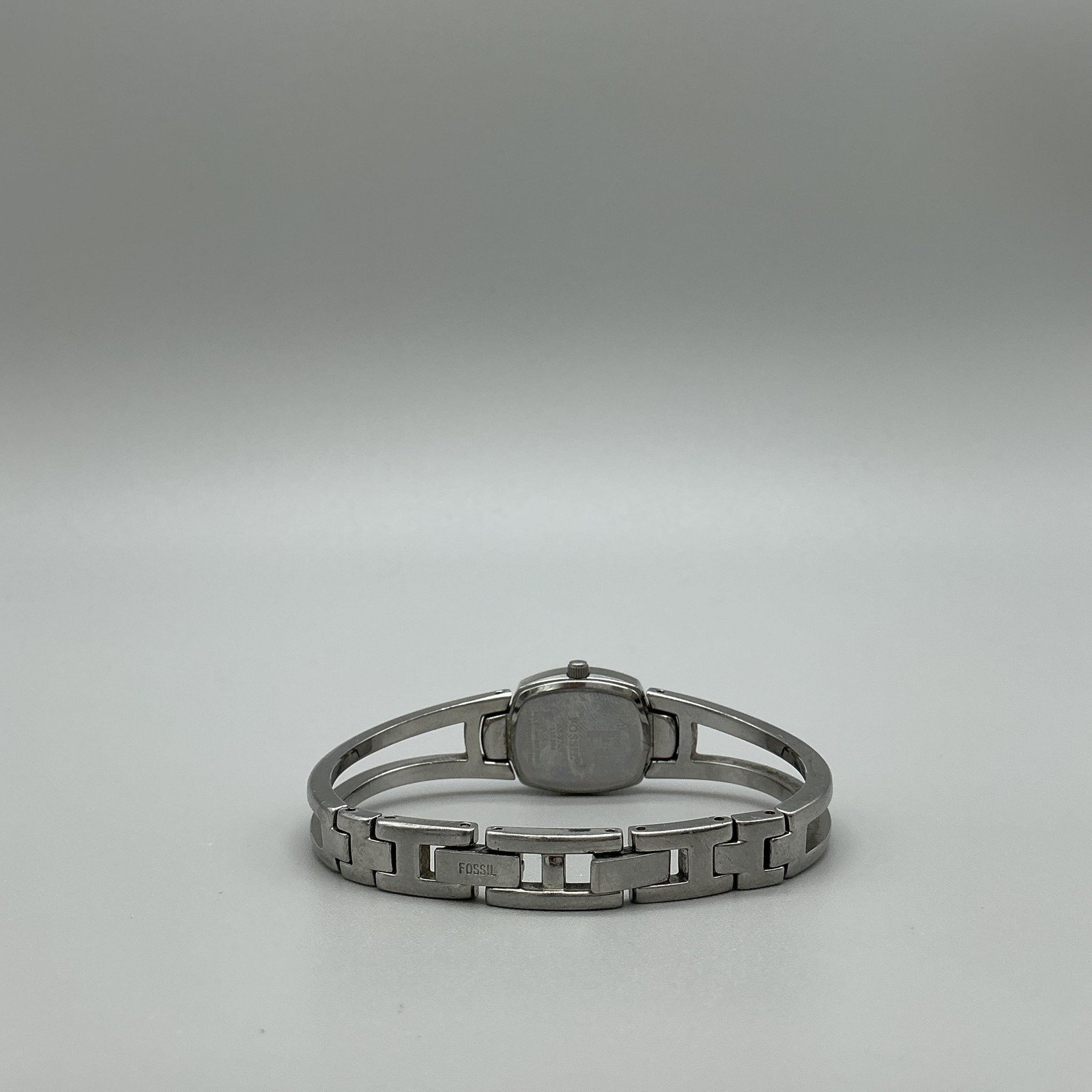 Fossil F2 Womens Watch 18mm Purple Dial Stainless Steel Bangle New Battery 6.5″