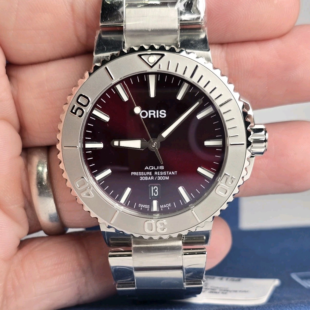 Oris Aquis Date Relief 41.5mm Cherry Red Dial Automatic, New, 01 733 7766 4158