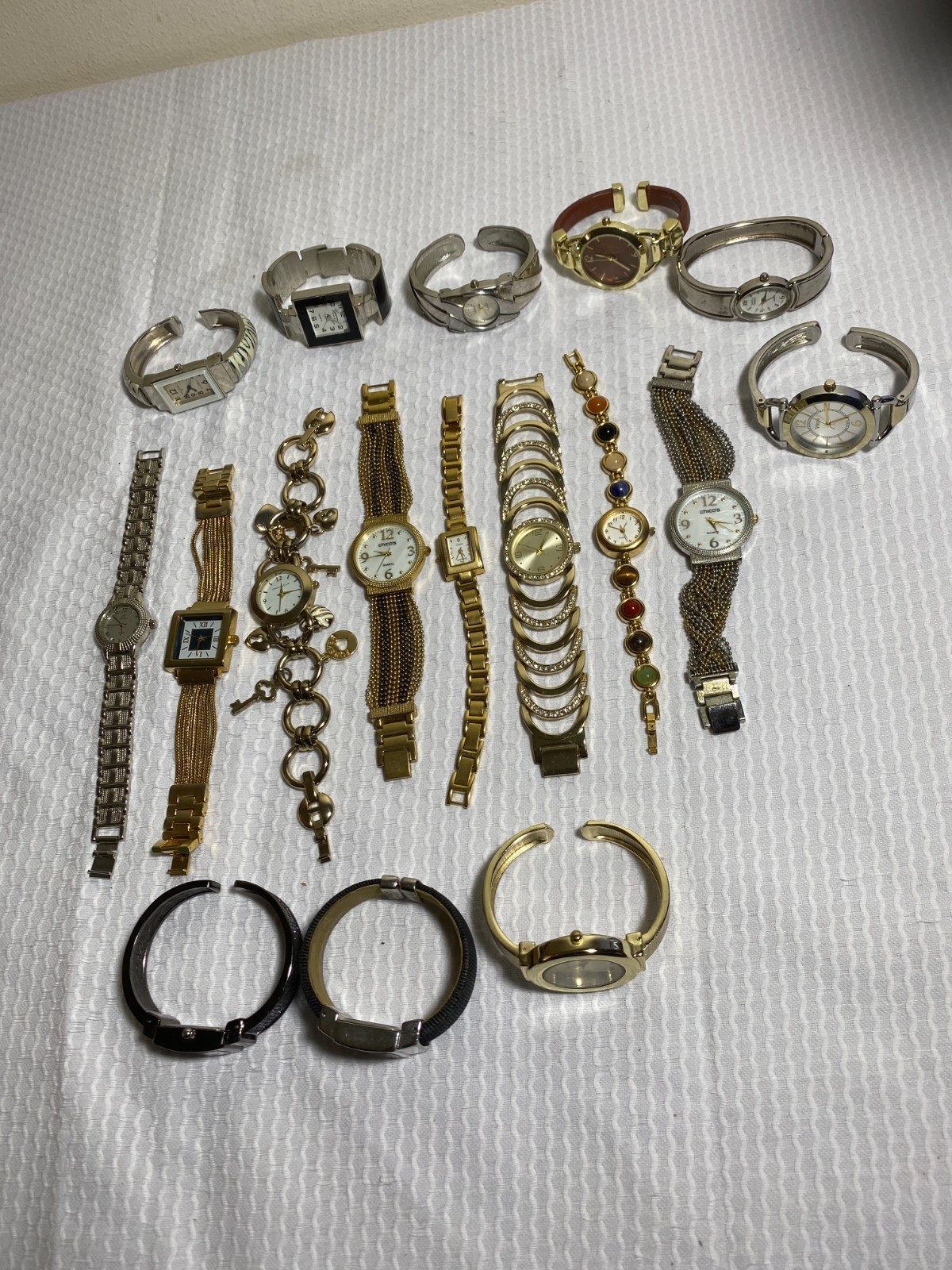 Lot 17 Women’s Watches Mixed Brands Wholesale Resell Tested Working New Batterie