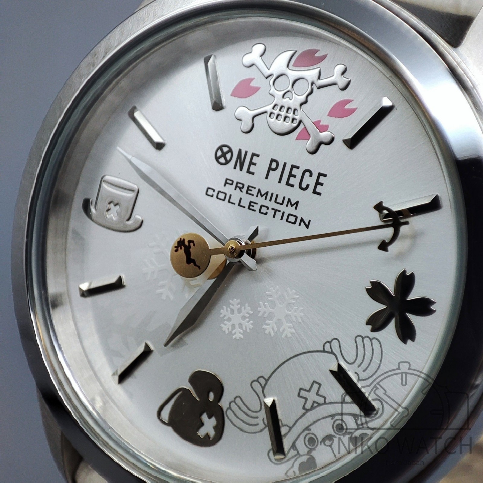 One Piece Chopper Watch Sakura no Kioku Premium Collection Japan LTD [Excellent]
