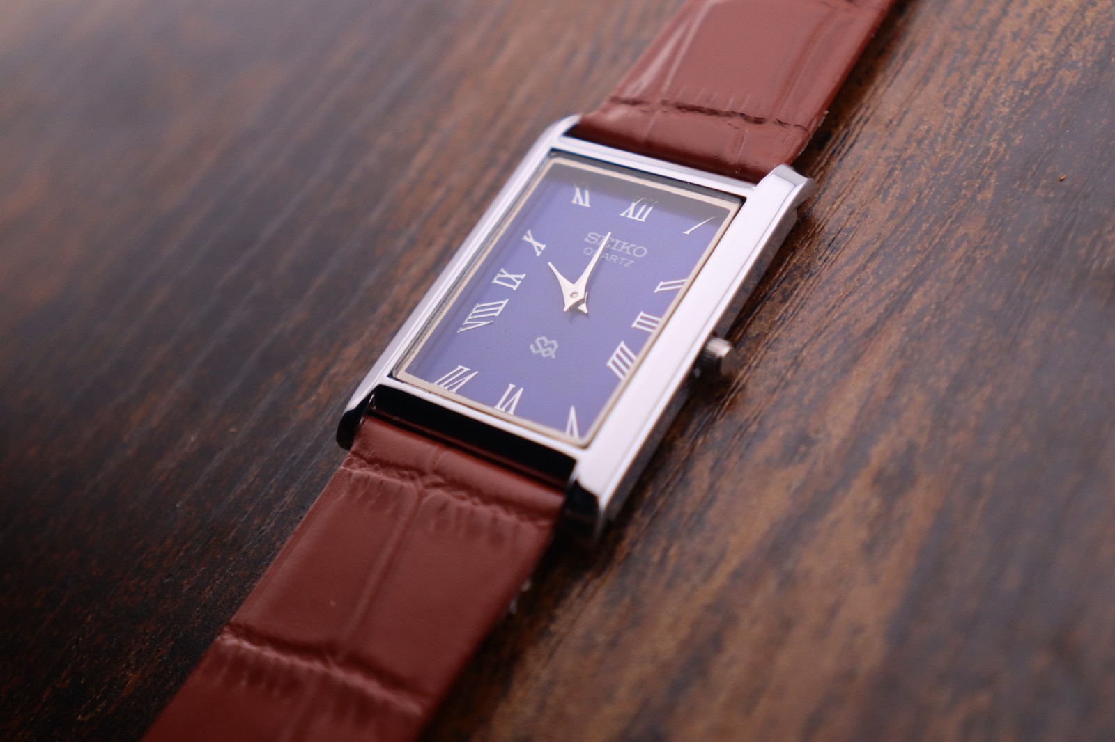vintage Seiko Slim Tank Quartz Men Blue Dial Light Brown leather Dress Watch
