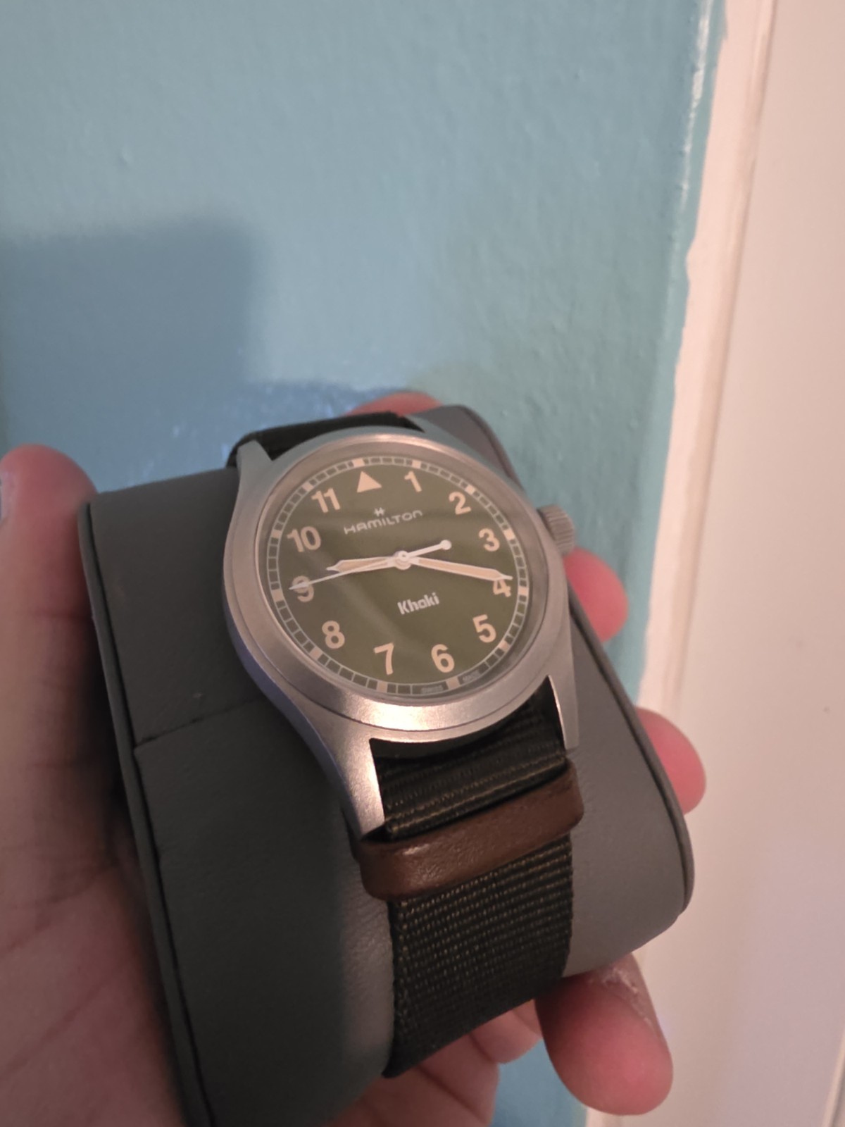 Hamilton Khaki Quartz 38mm Pre-Owned Excellent Condition H69401960