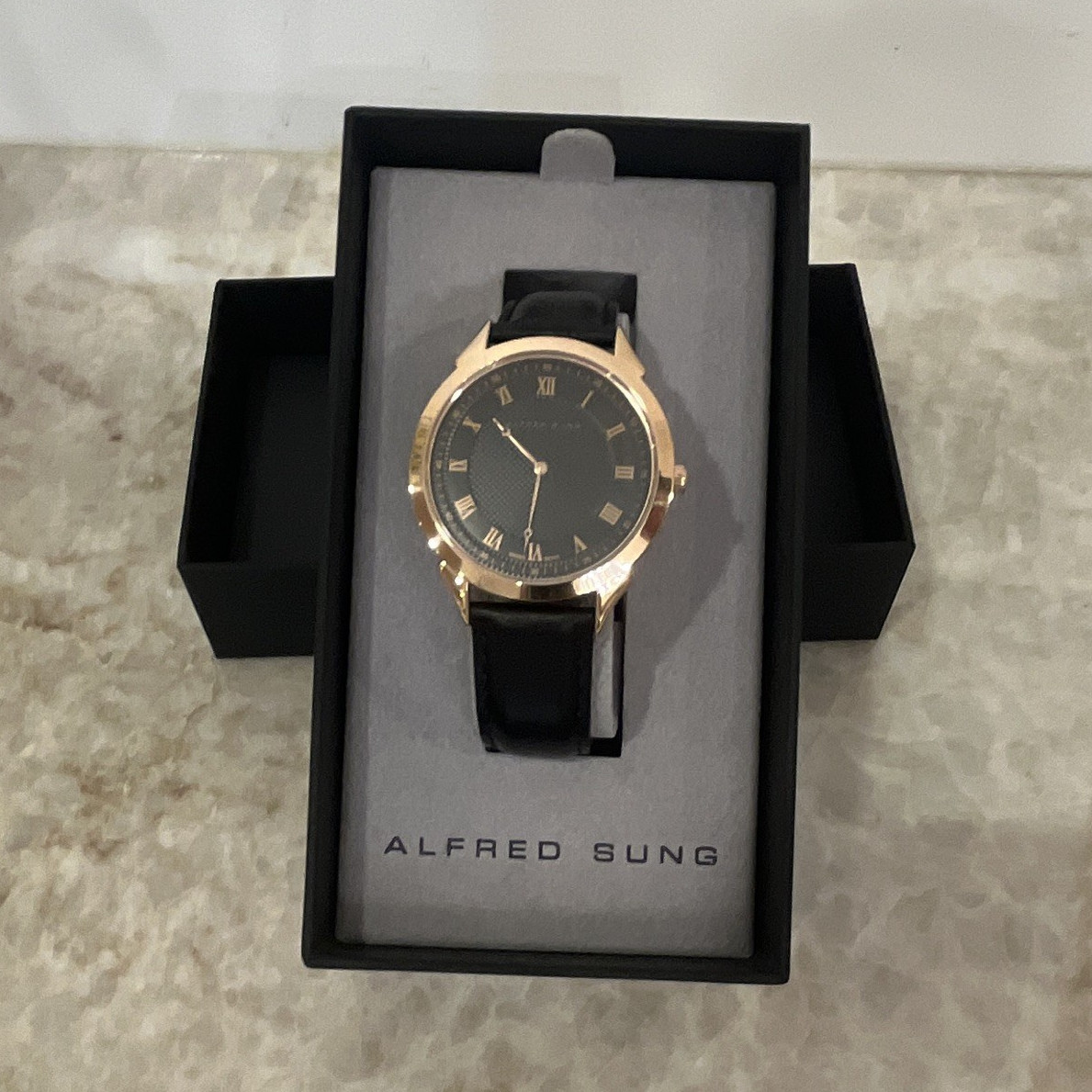 $240 ALFRED SUNG men’s Swiss Heritage 42 MM x 10MM