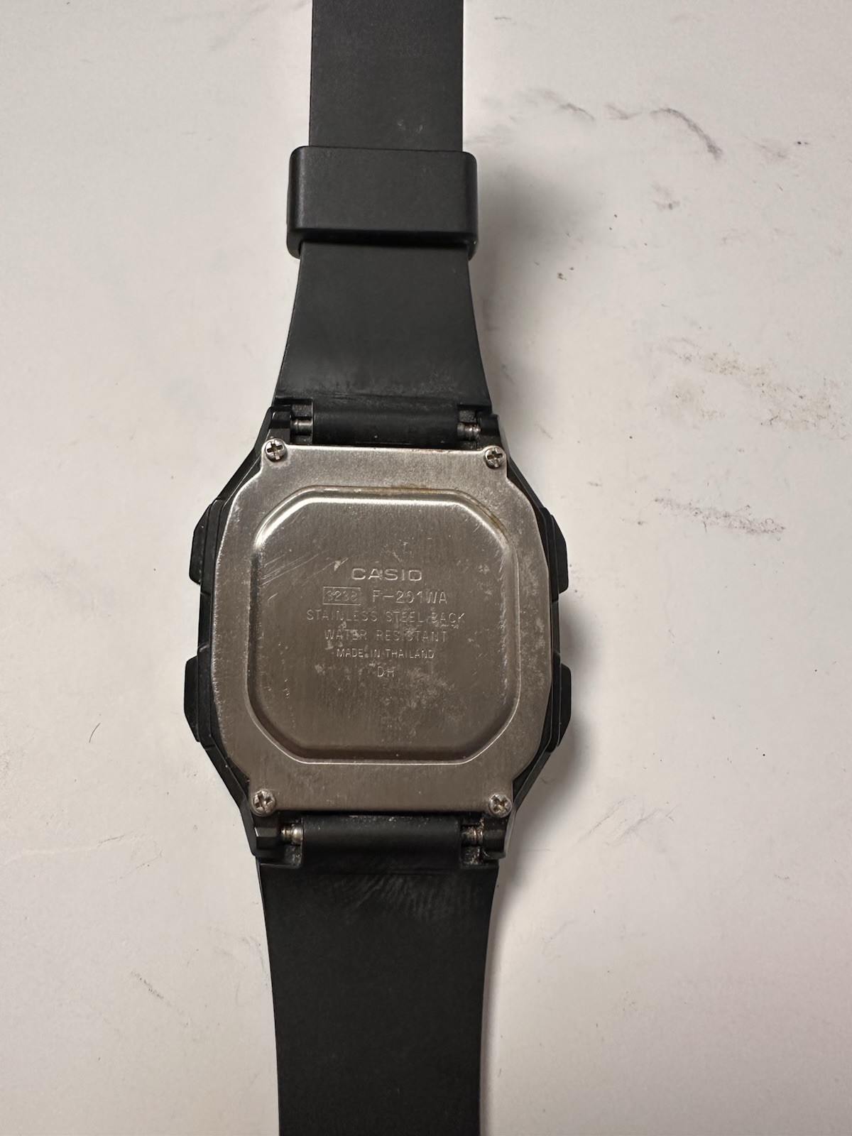 Vintage-Style Casio F-201WA-1A Digital Wristwatch – Tested & Working