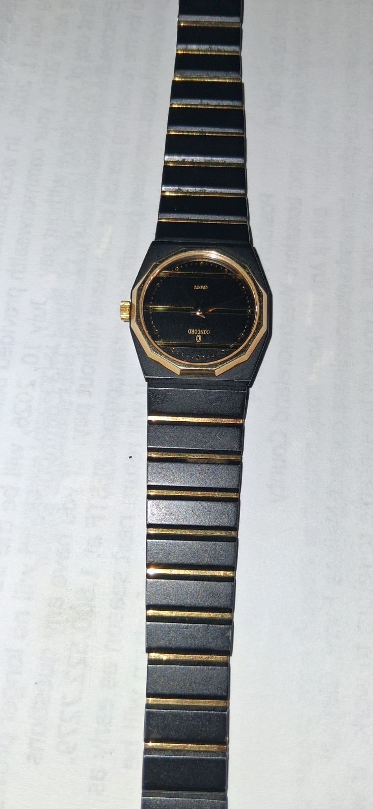 watch women mariner SG black and gold never worn really in like new condition