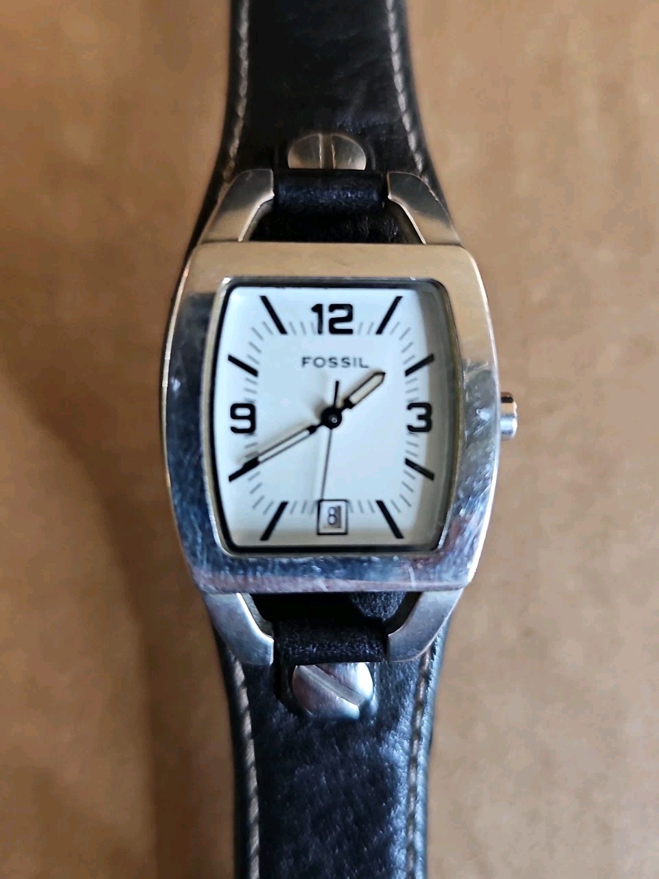 Fossil Wristwatch Date With One Piece Black Leather Vtg Strap Band Size 4-7