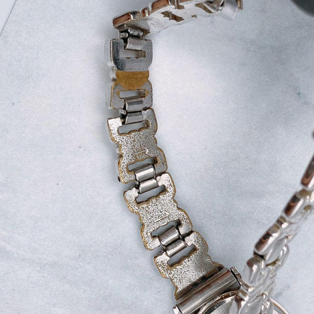 Seiko Ladies Oval Quartz Wristwatch Silver Chain Belt Japan 073681