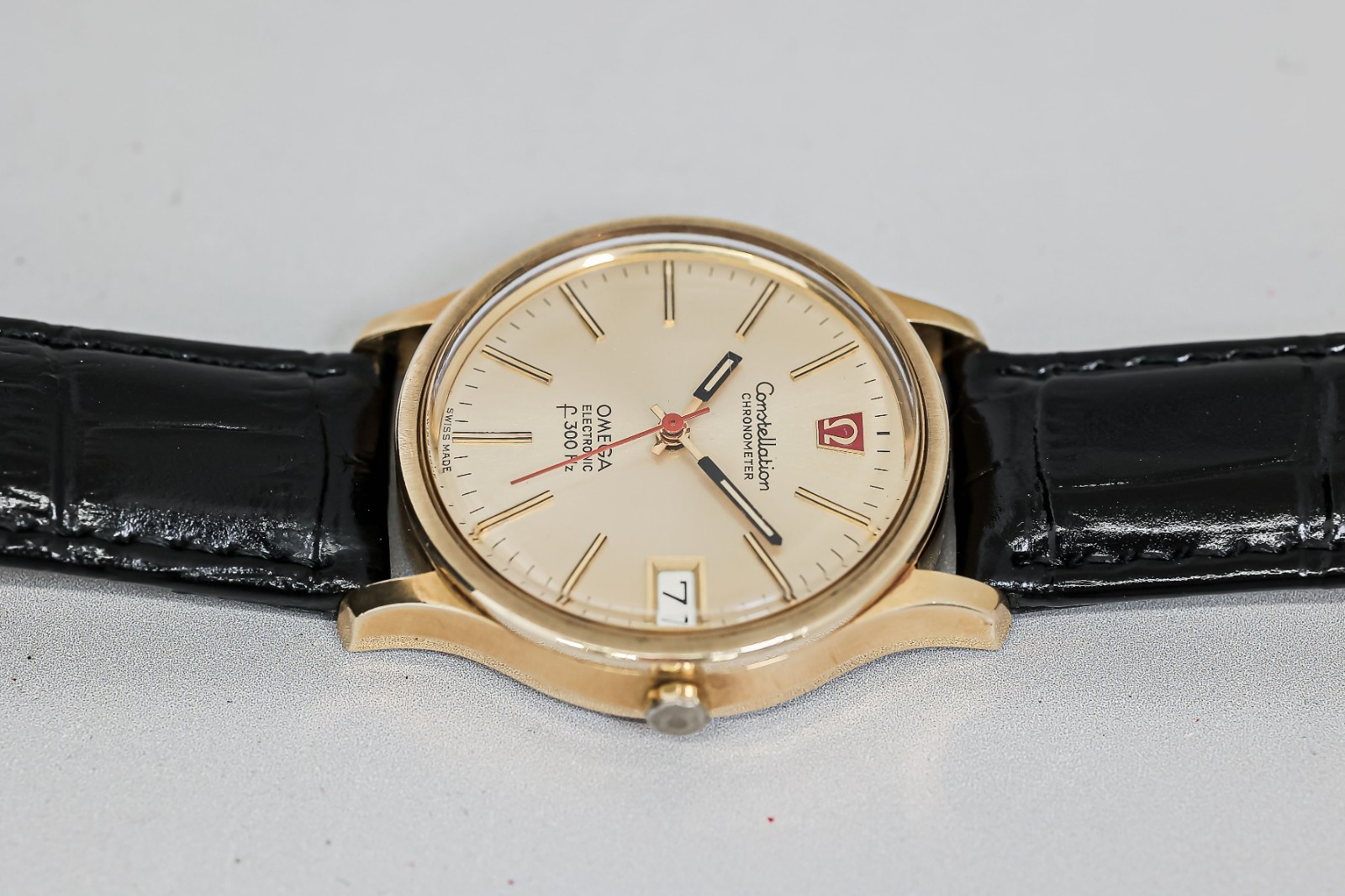 *Vintage 1970s* OMEGA Constellation f300Hz Cal.1250 Qz Chronometer Gold 35mm Men