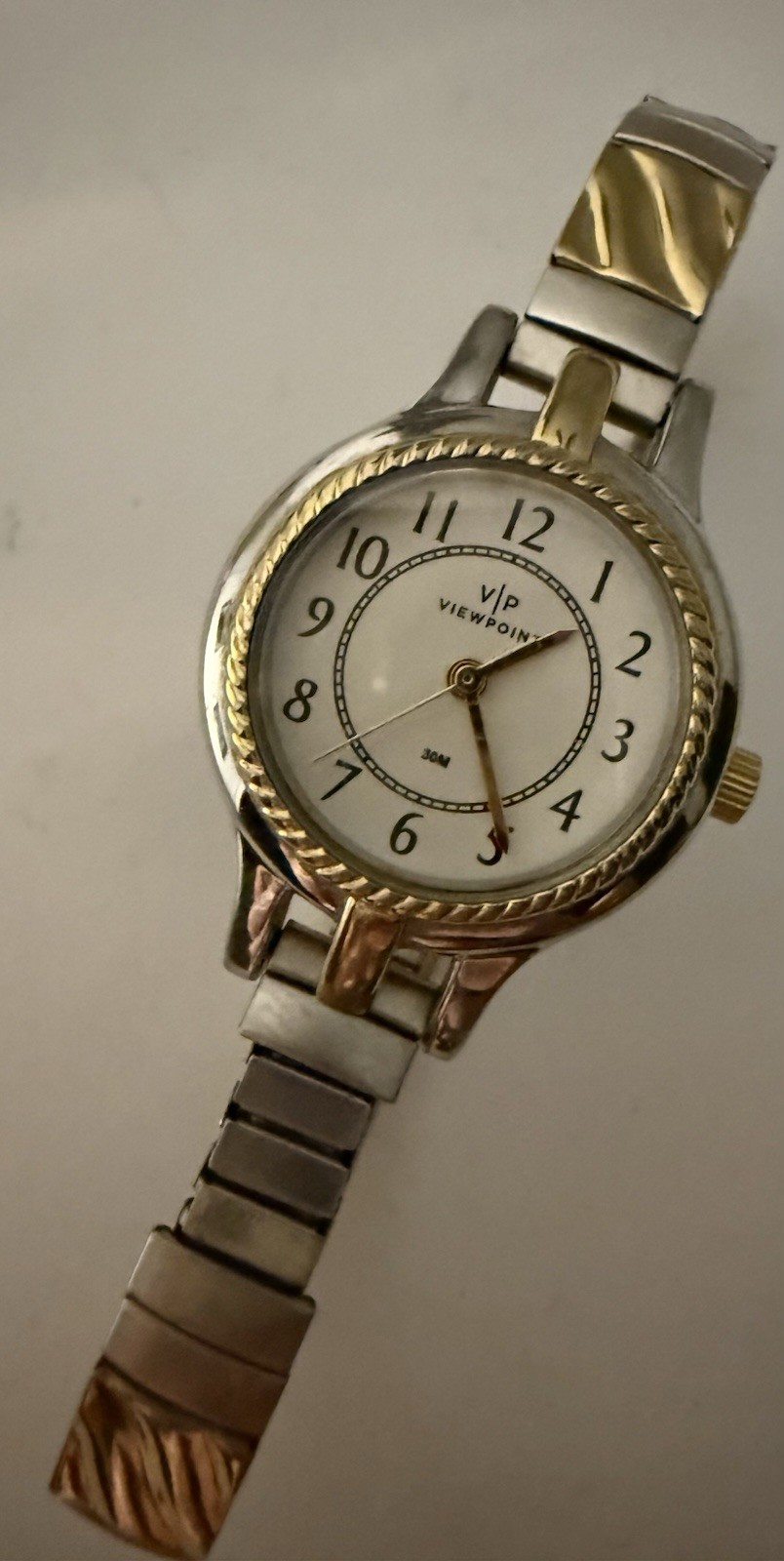 View Point Watch Women 25mm Silver Gold Two Tone Stretch Band- New Battery