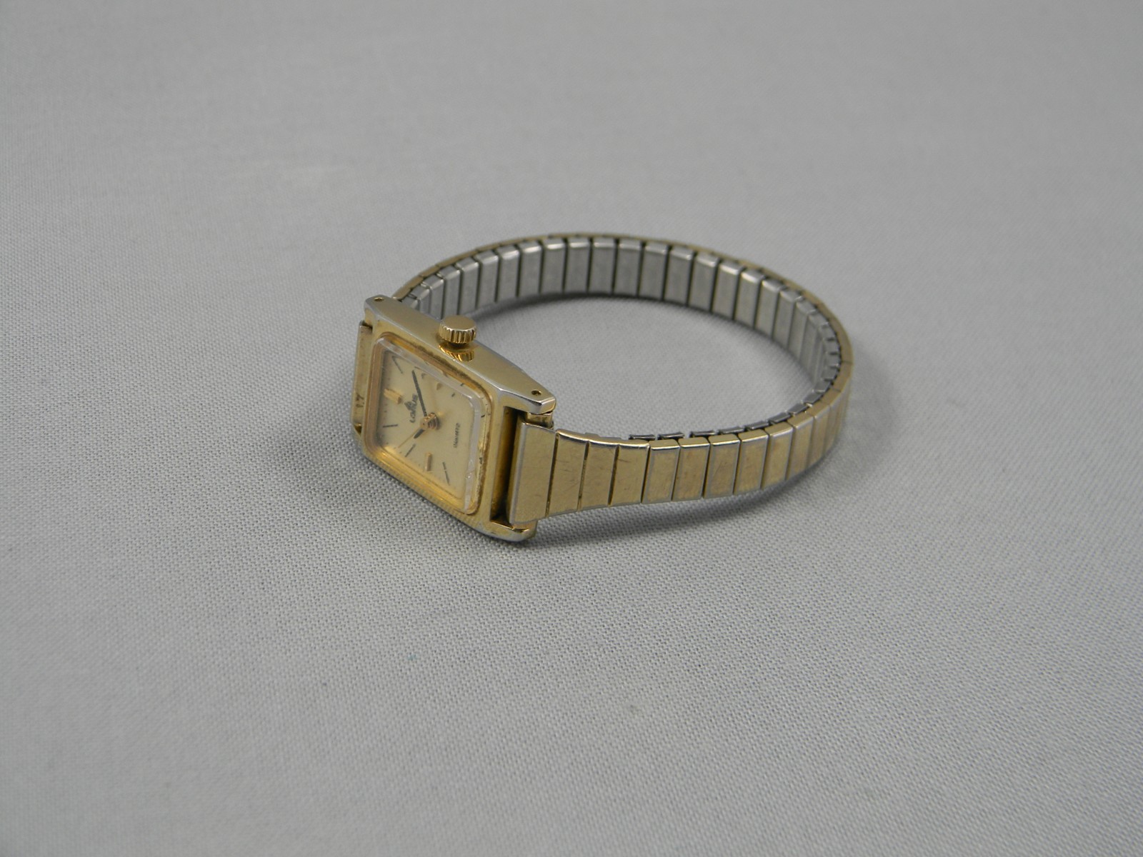 Vintage Lorus by Seiko Watch Women 16mm Gold Tone Stretch Band New Battery 5.5″