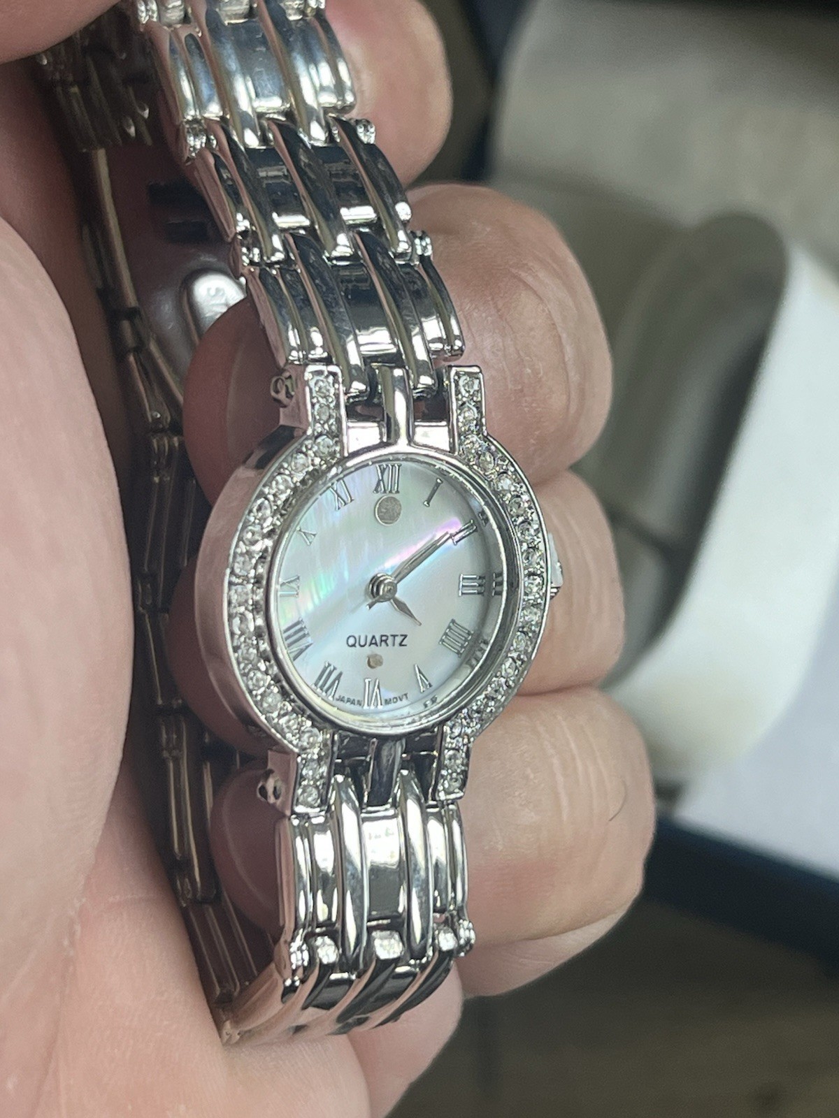 Women’s Quartz Silver-Tone Bracelet Watch MOP Dial Gem Bezel w/ Box
