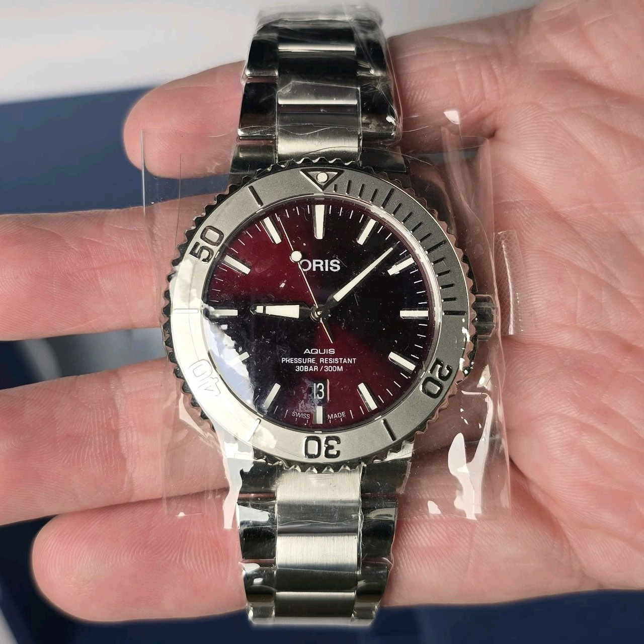 Oris Aquis Date Relief 41.5mm Cherry Red Dial Automatic, New, 01 733 7766 4158