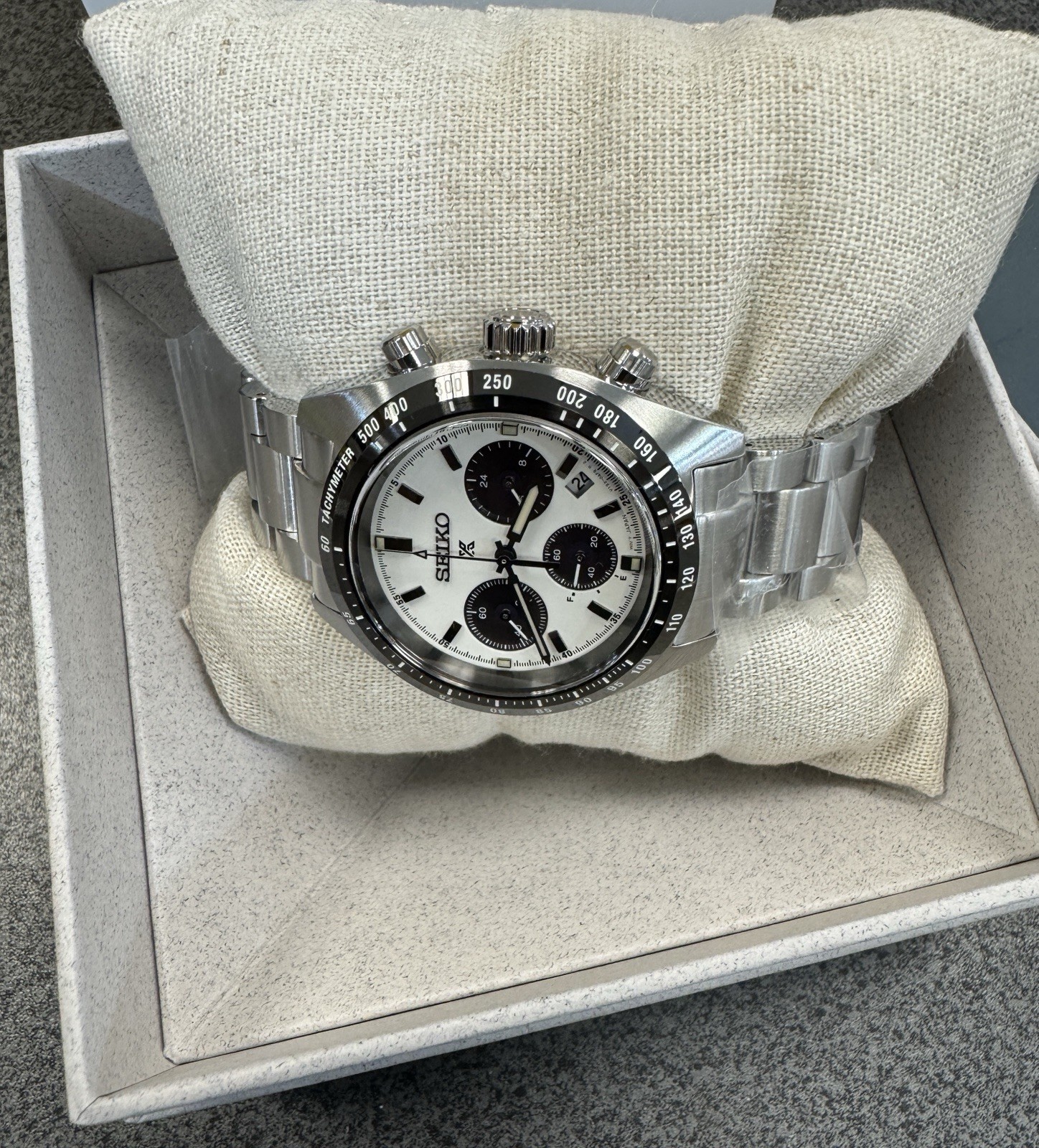 Seiko Prospex Solar Chronograph Men’s 39mm White Dial Watch Speedtimer SSC813