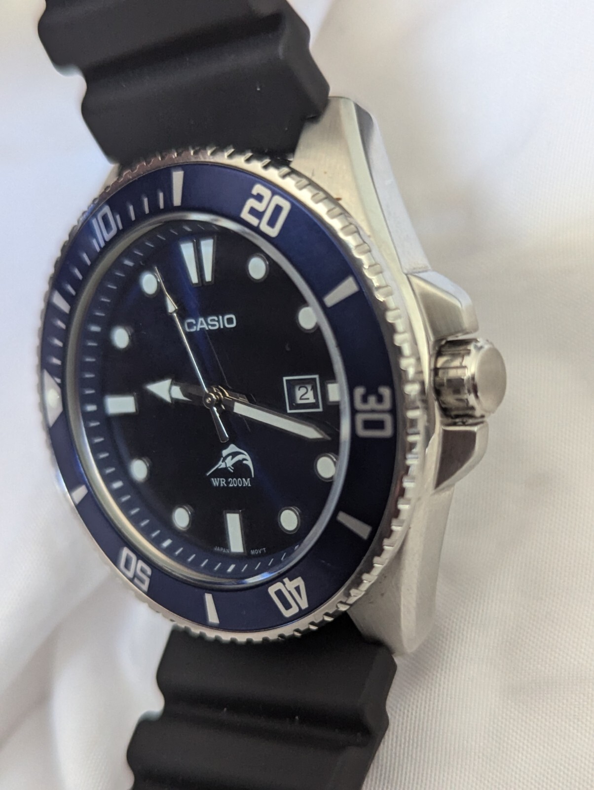 Casio Men’s Quartz Rotary Bezel Screw-Down Crown 46mm Diver Watch MDV106B-1A1V