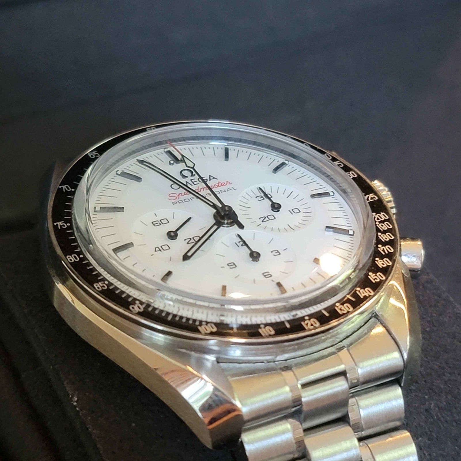 OMEGA Speedmaster Moonwatch Professional 310.30.42.50.04.001 (Box and Papers)