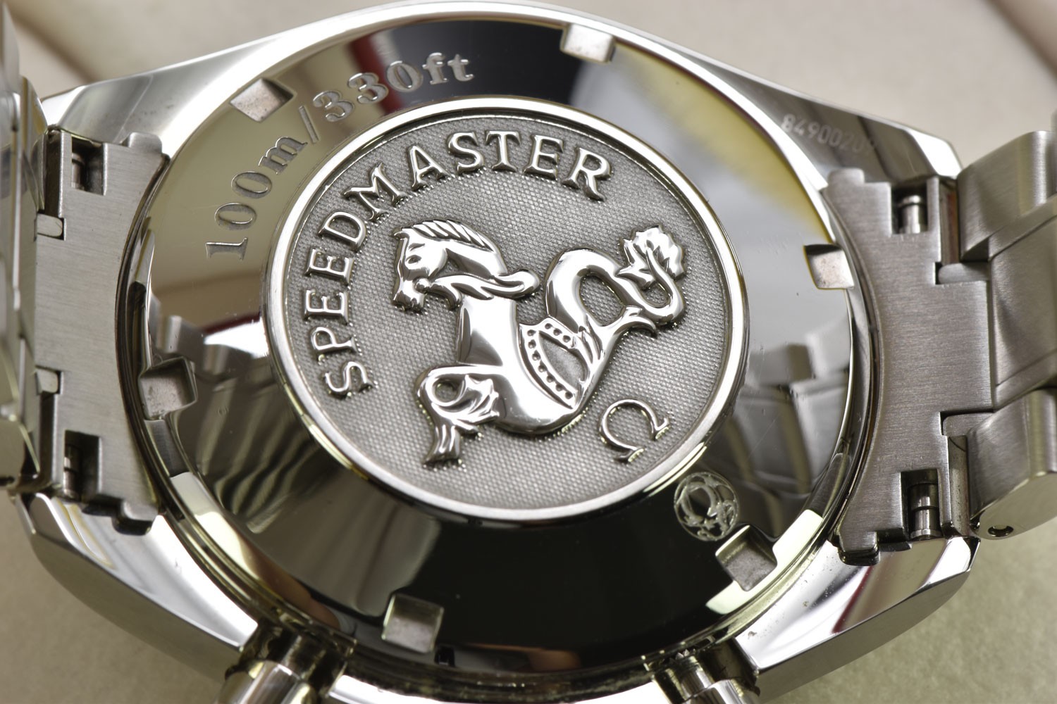 Omega Speedmaster White Black Panda Dial 40MM Watch 323.30.40.40.04.001 #60444