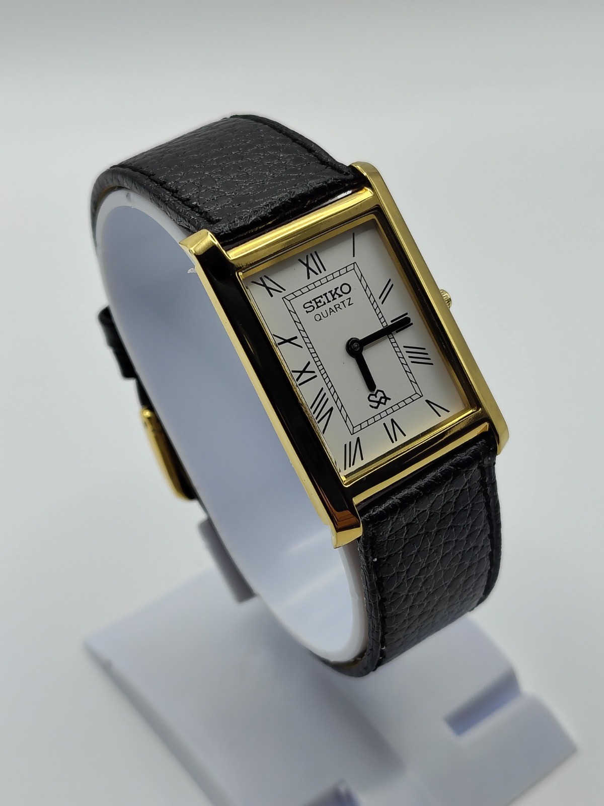 vintage seiko slim quartz men’s wrist watch White Dial Leather Strap