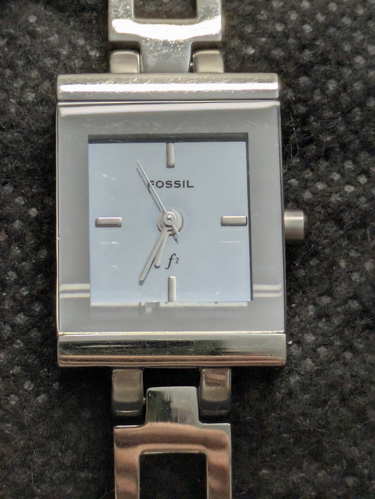 Fossil F2 Reflective Blue Ladies Watch 17mm ES-9136 Silver New Btry 5.9″ – 6.5″