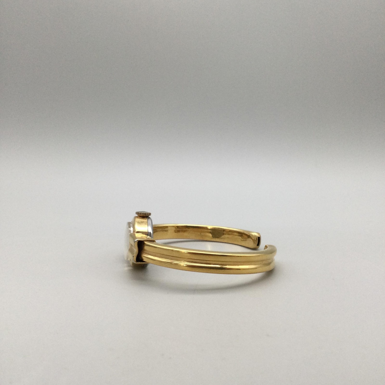 Superette Bangle Bracelet Watch Womens 17mm Gold Tone Swiss Mande Manual Wind