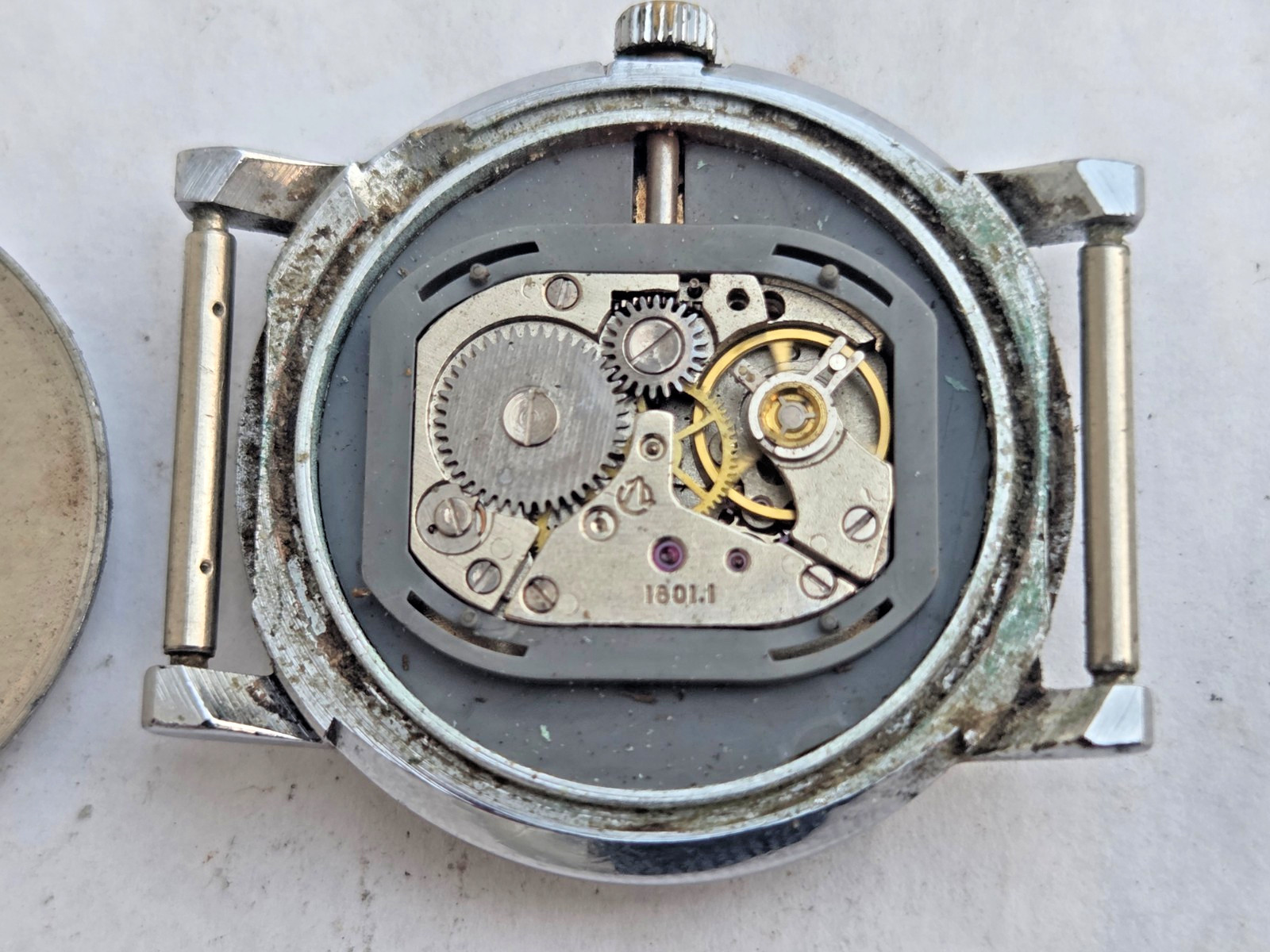 Russian mechanical Wristwatch Watch Luch . Made in Belarus .