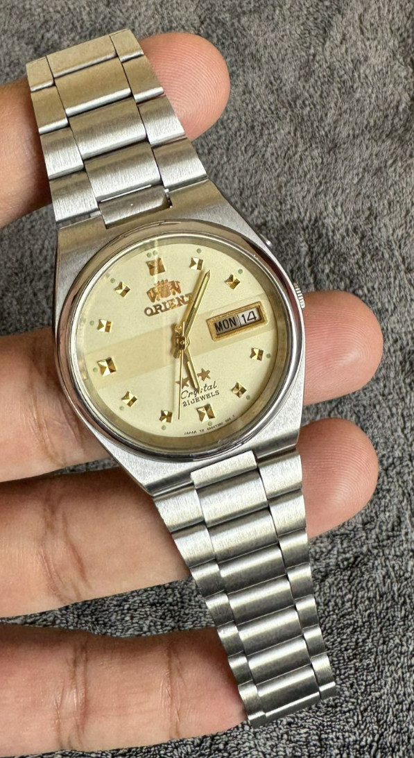 Orient Crystal 21 Jewels Day-Date Cream Dial Stainless Steel Men’s Vintage Watch