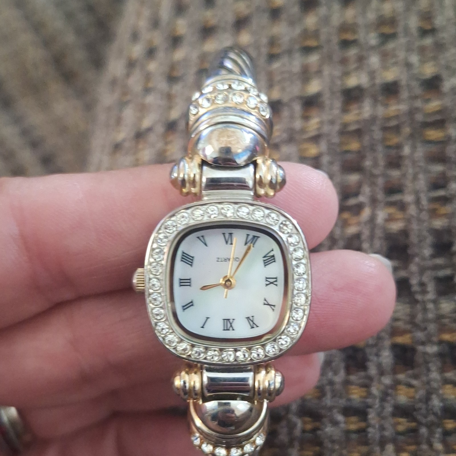 Women’s Quartz Analog Wristwatch Silver/Gold Bangle White Roman Dial Cushion