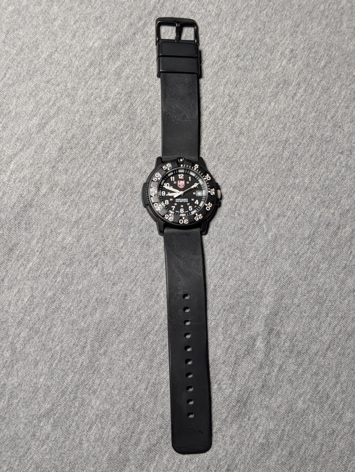 Luminox Series 3000/3900 Men’s Quartz 200m 39mm Black Carbon Date Rubber