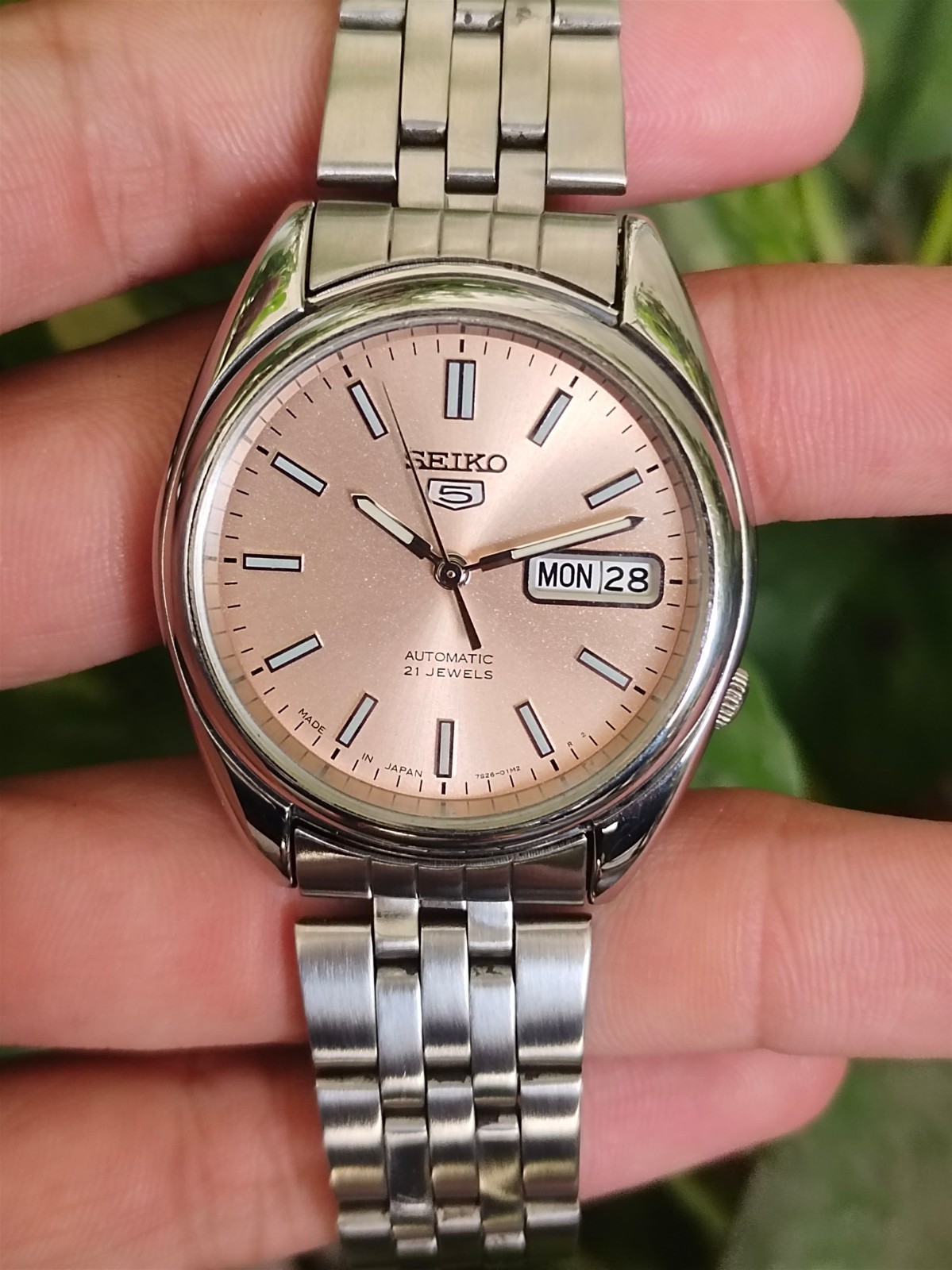 RARE Seiko 5 Salmon Sunburst Dial Exhibition Back Automatic Vintage Watch 7S26