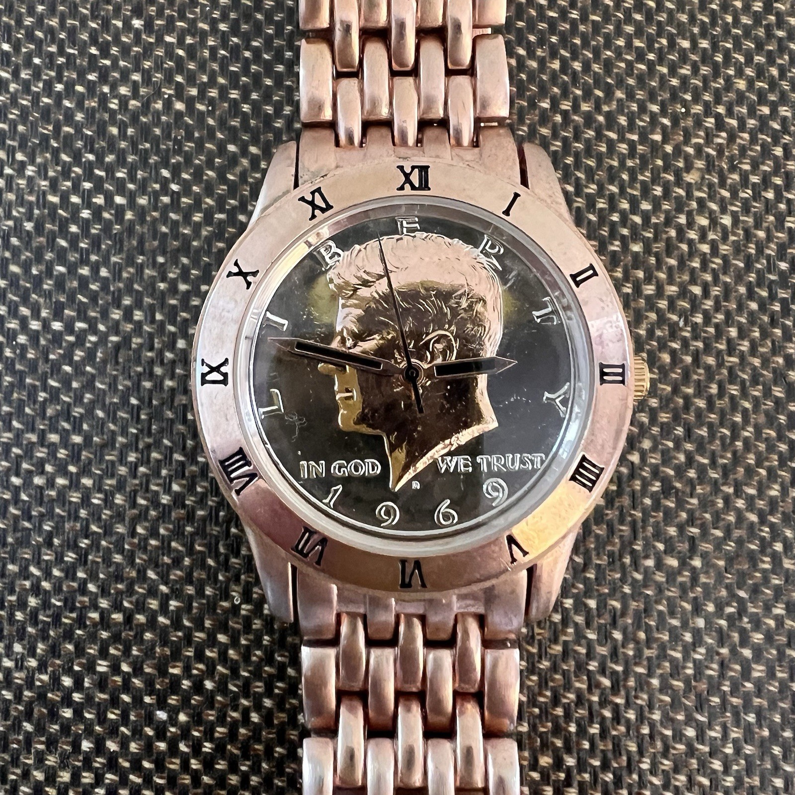 Men’s August Steiner CN004R Quartz Commemorative 1969 Coin Dial Bracelet Watch