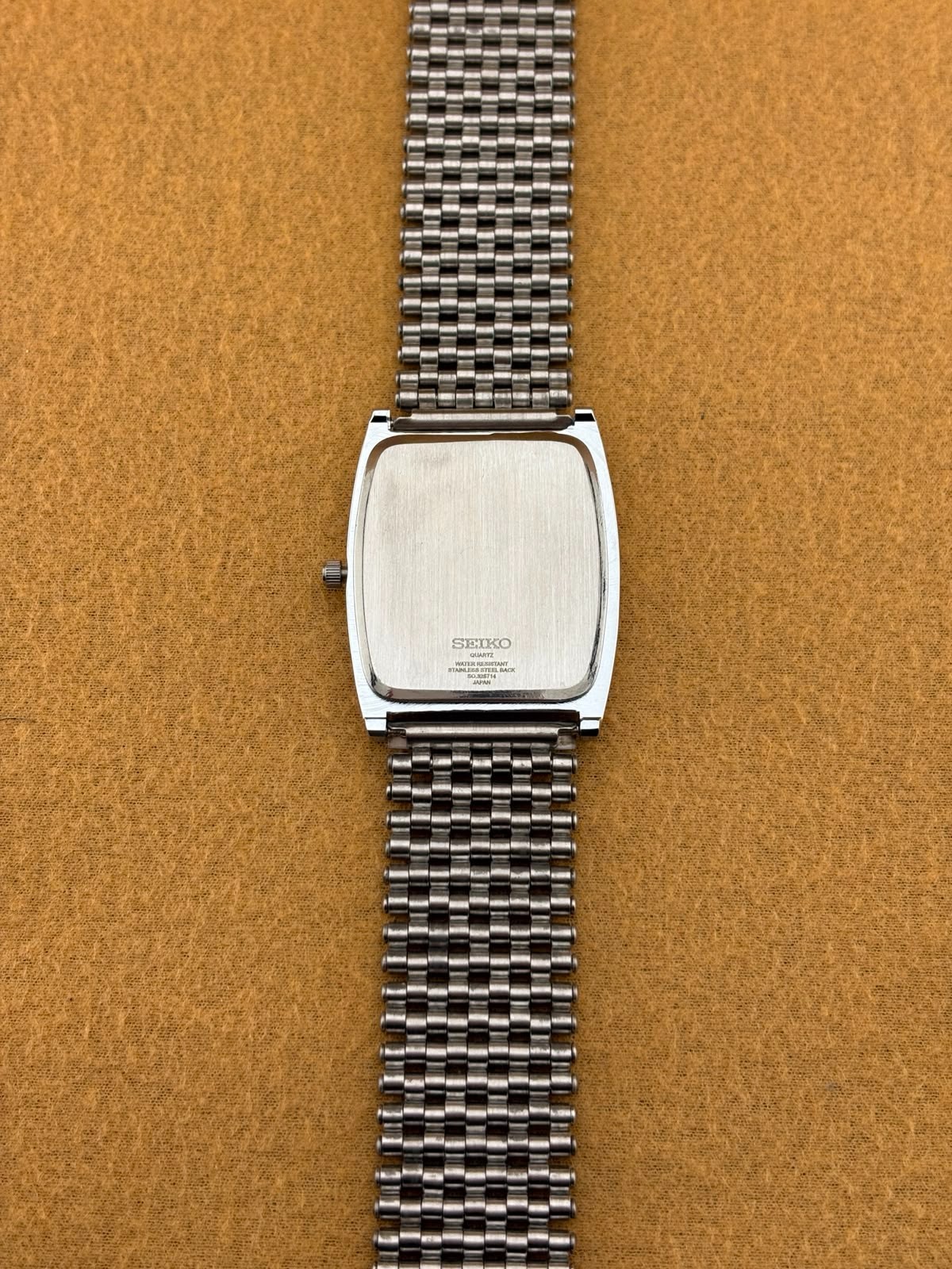 GREEN DIAL Vintage Seiko Slim Quartz Men’s barrel Wrist Watch