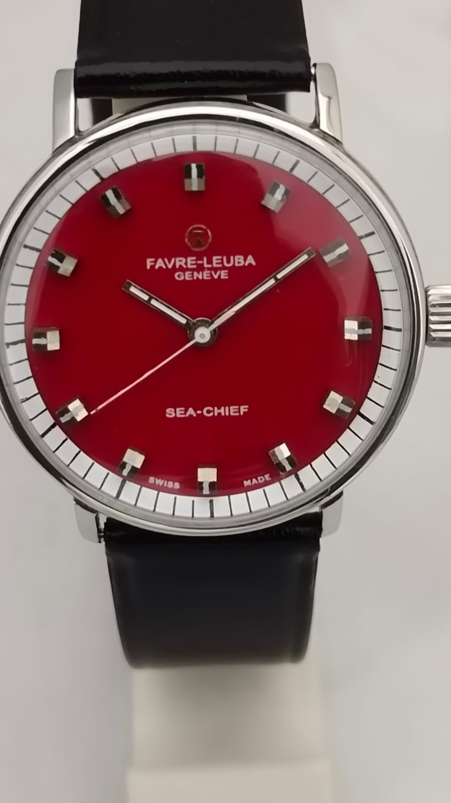 Rare Favre Leuba Geneva Sea-Chief Winding Mens Swiss Dial Red 61513
