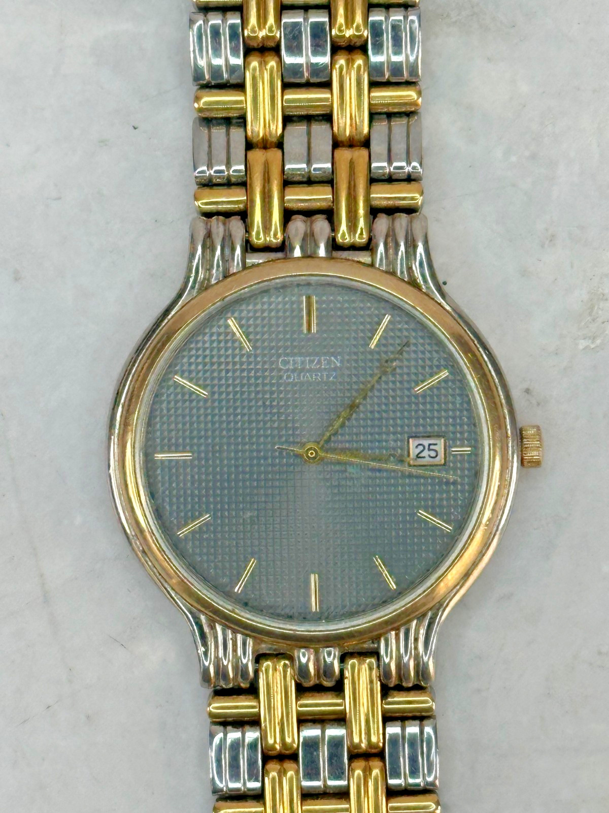 Vintage 1986 Men’s Citizen Black Dial Lattice Hobnail Calendar Watch 5510-H01083