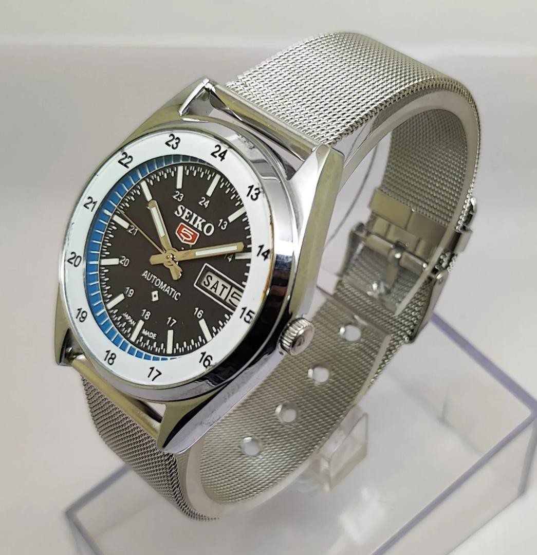Seiko 5 Vintage Automatic Men’s Watch Silver Japan Made Free Ship 067299