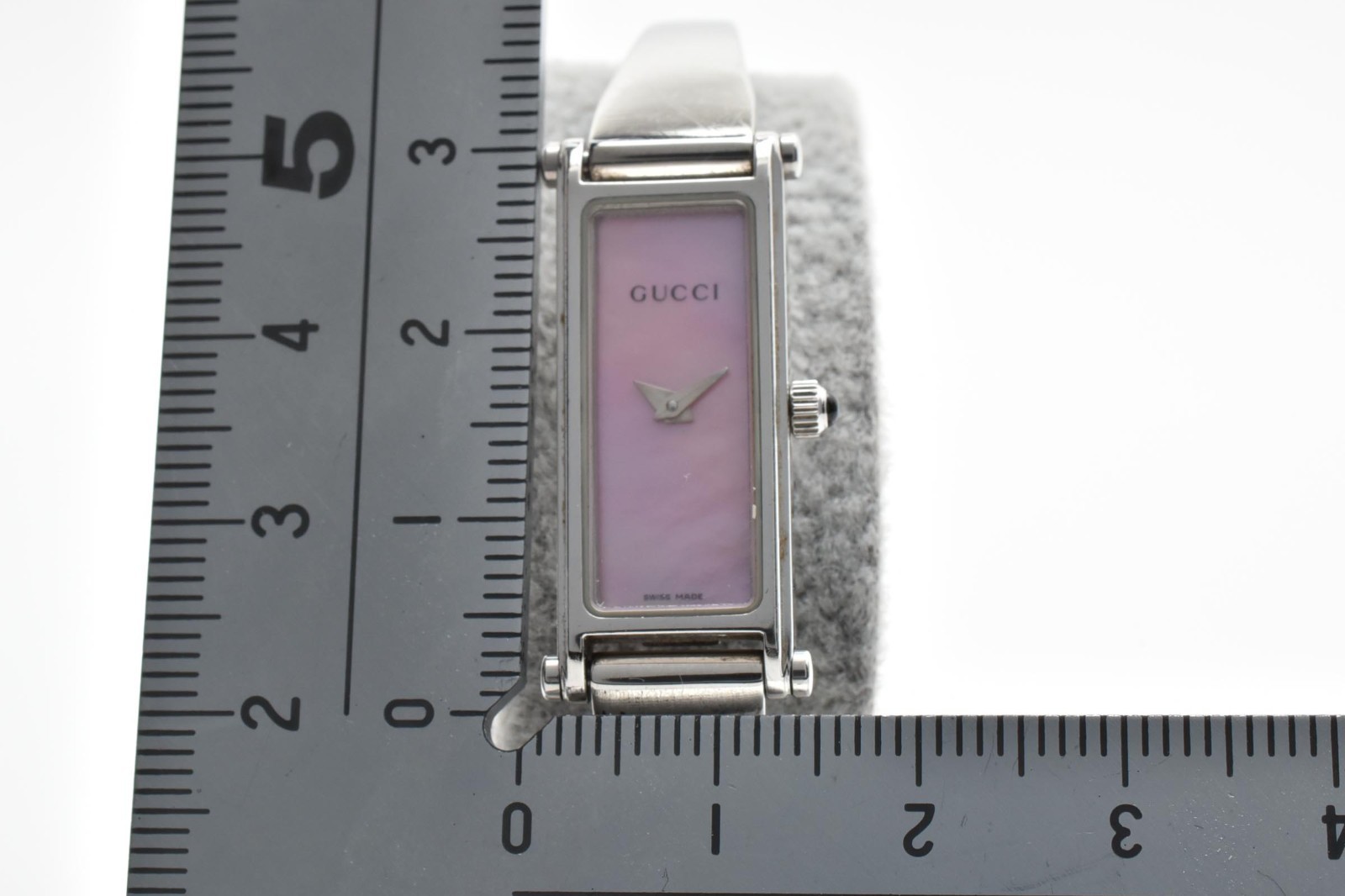 Vintage [N MINT] GUCCI 1500L Silver Pink Shell 12mm Qz Bangle Ladies Watch JAPAN