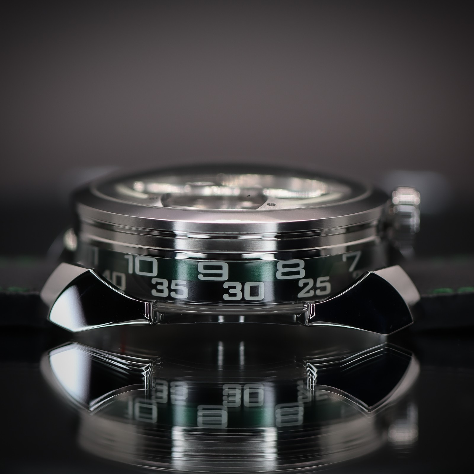 M.A.D. EDITIONS M.A.D.1 “Green” LE | Stainless Steel | Ref. M.A.D.1 Green | FS