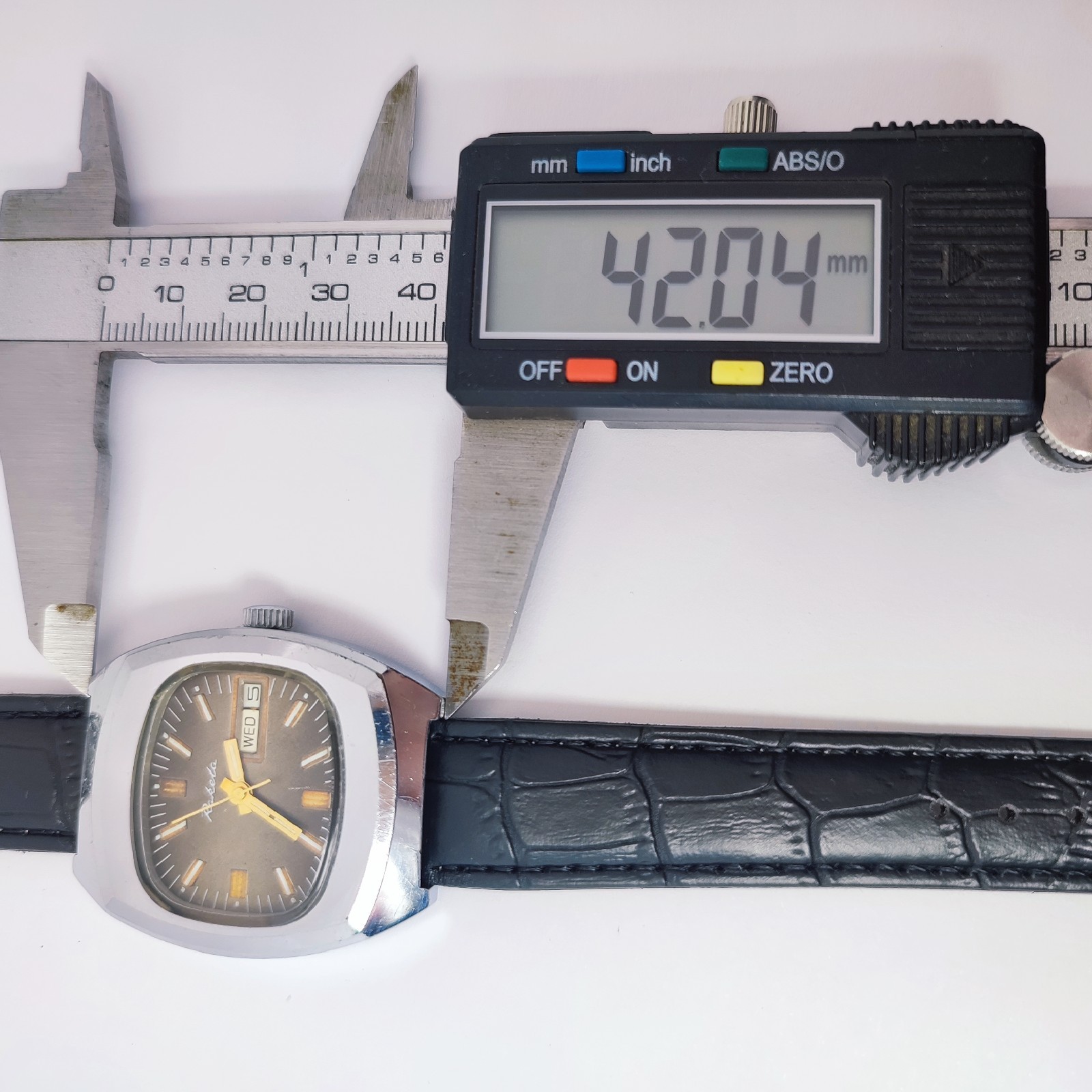⭐ Vintage Soviet watch Raketa mechanical 2626.H 18 jewels made in USSR 1980s*