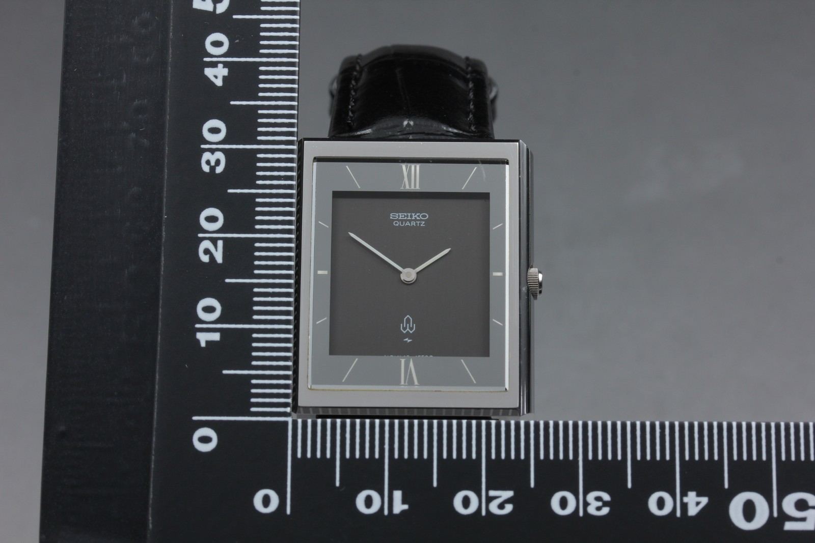 Vintage 1988 Exc+5 Seiko 43-5210 Silver Roman Tank Square 27mm Qz Men’s Watch