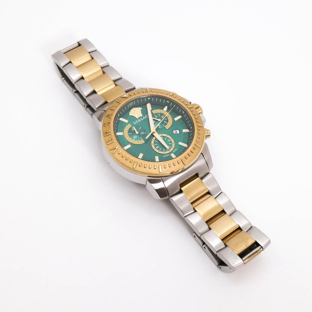 Versace Chronograph Date Green Watch 3834 Quartz Japan 0711995