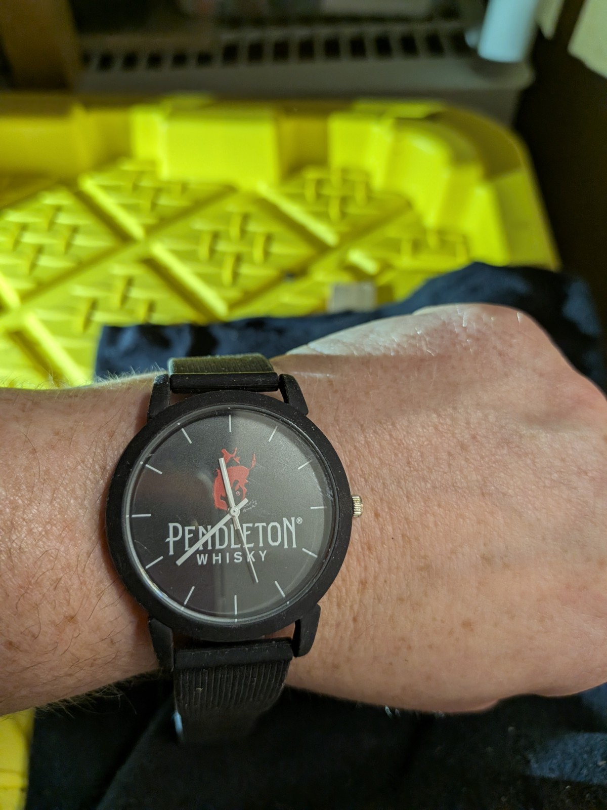 Pendleton Whisky Analog Quartz Logo Dial Watch 40-43.9mm Black Rubber Strap