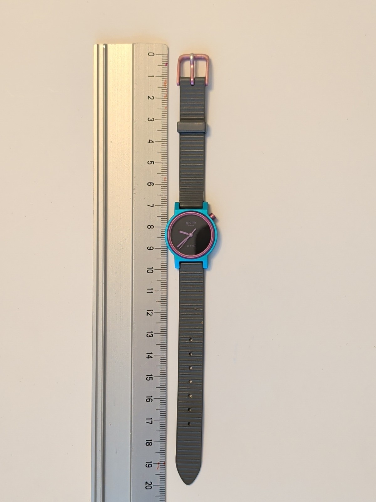 Retro 1980’s GIALLO SEAL Watch Quartz 25mm Blue Black Purple K8352A Swiss