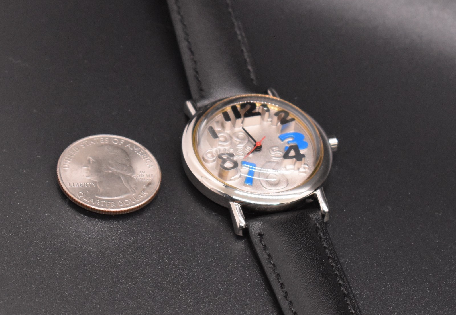 Vintage 1994 Guess 3D Bubble Number Dial Watch Silver Tone Abstract Leather